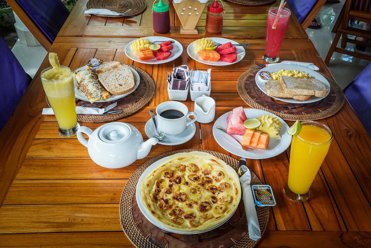 Martas Hotel Гили Траванган Экстерьер фото