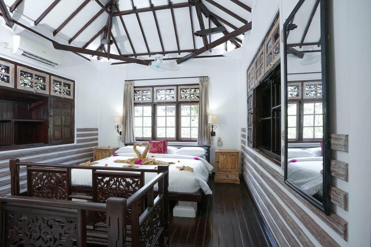 Martas Hotel Гили Траванган Номер фото